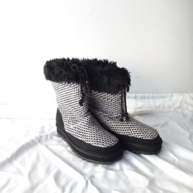 SKECHERS hound pattern winter boots 