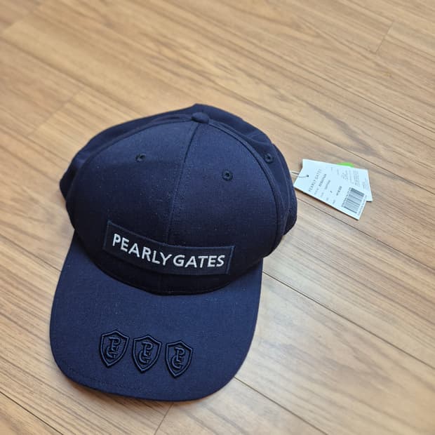 택 달린 파리게이츠 볼캡 네이비 색상입니다. 스타일 번호는 531B6CP