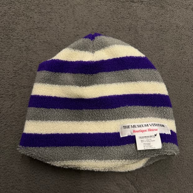 더뮤지엄비지터 부티크 리버시블 비니 미시착 처분 