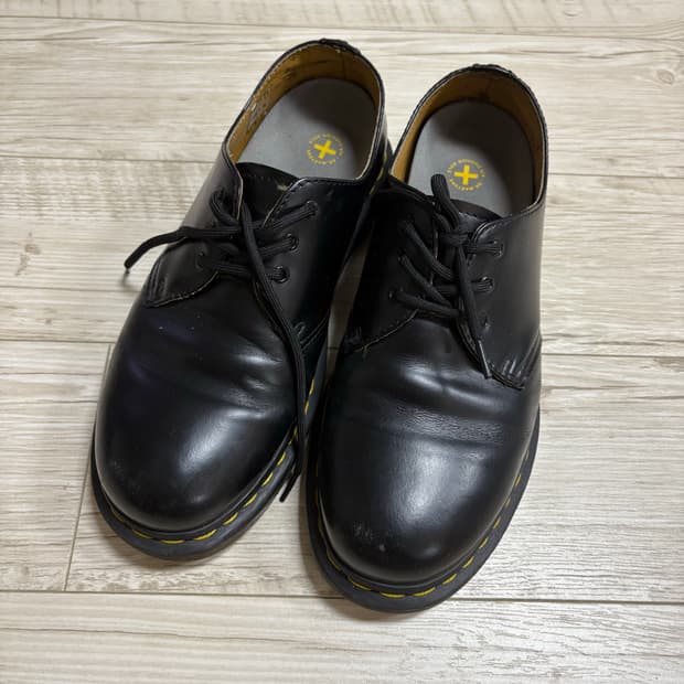 닥터마틴 1461 3홀 스무스 240