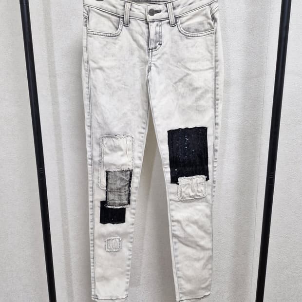 [23] SIWY 씨위 스팽글 패치 스키니 데님 화이트