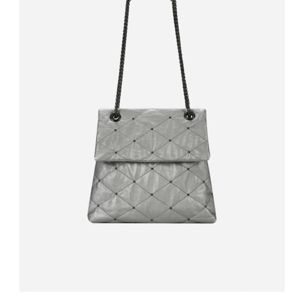 콰니 KWANI 로젠지 스터드백 택 안 뗀 새상품 (정가 15.7)