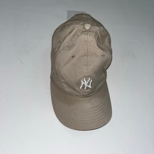 MLB New York Yankees Beige Ball Cap