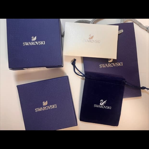 (새상품)스와로브스키 5709256 BANGLE CHAIN 귀걸이