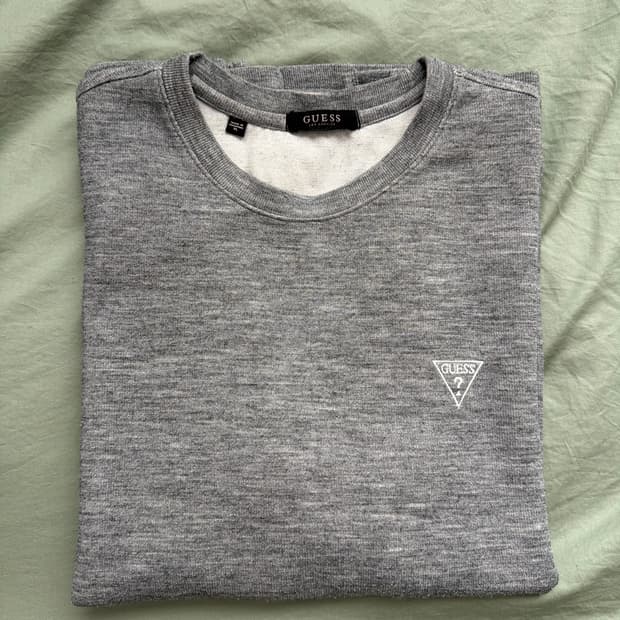 게스 긴팔 티셔츠