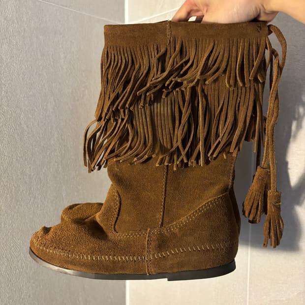 미네통카 프린지 스웨이드 부츠