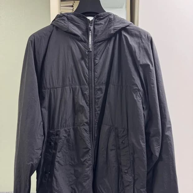 Cp컴퍼니 프리마로프트 블랙 고글 자켓(XL)