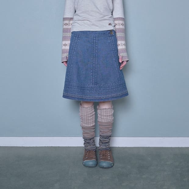 택 ㅇ ) 무신사 허그유어스킨 데님 니들워크 미디스커트 치마 블루 코이세