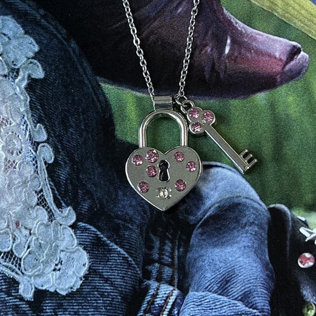 샤넬 하트락 핑크다이아 업사이클링 실버 목걸이