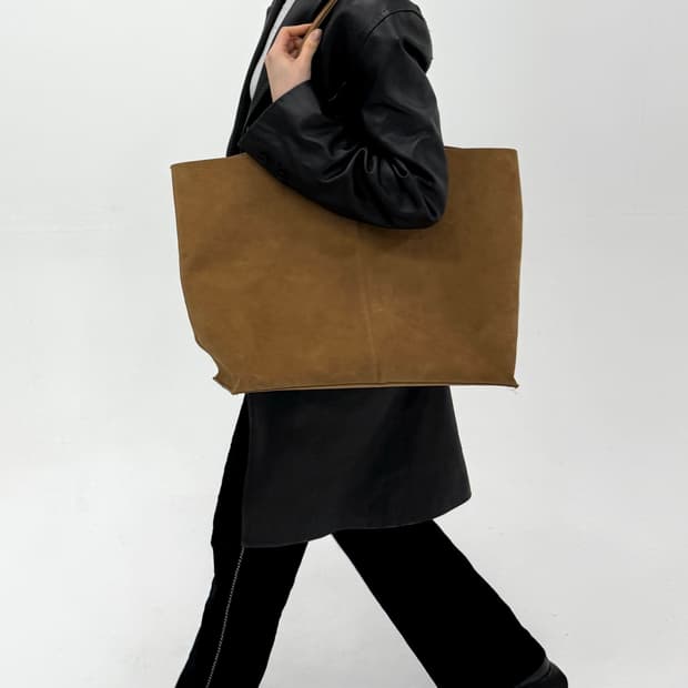 maxi cow suede shopper bag