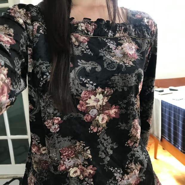 vintage velvet pattern top