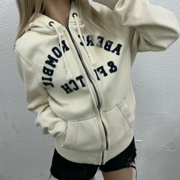 아베크롬비 센터로고 화이트 후드집업 L