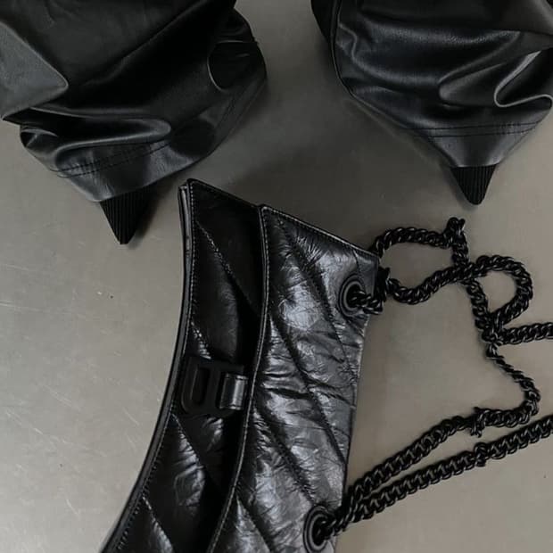 발렌시아가 크러쉬 블랙