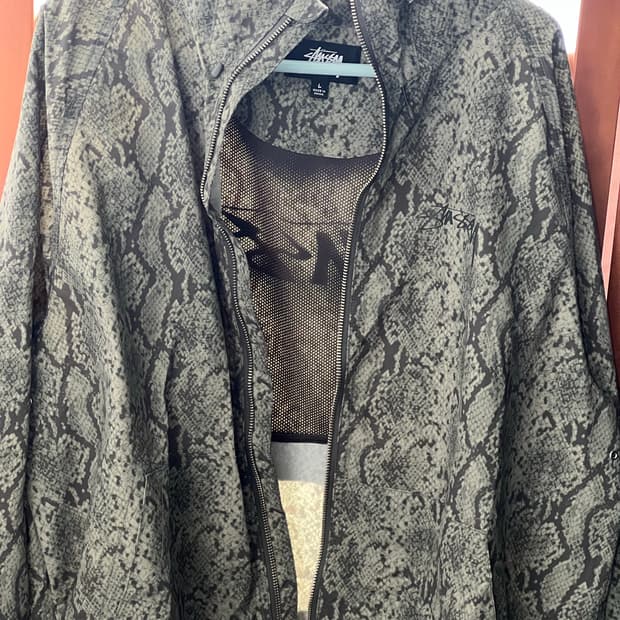 스투시 비치 쉘 스네이크 프린트 나일론 올리브