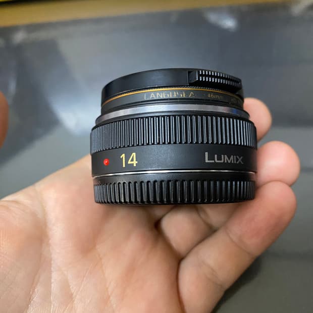 파나소닉 루믹스 14mm F2.5 단렌즈(조리게조절시소음좀큼)