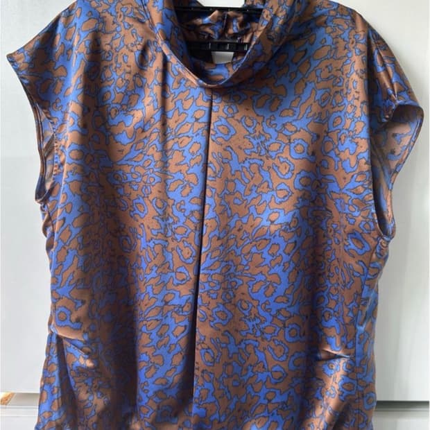 블루/브라운 패턴 실크 블라우스