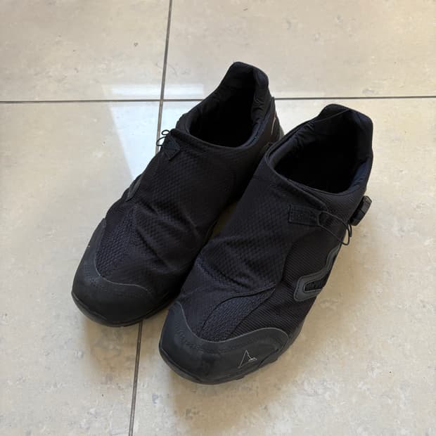 로아 미나르 블랙 42