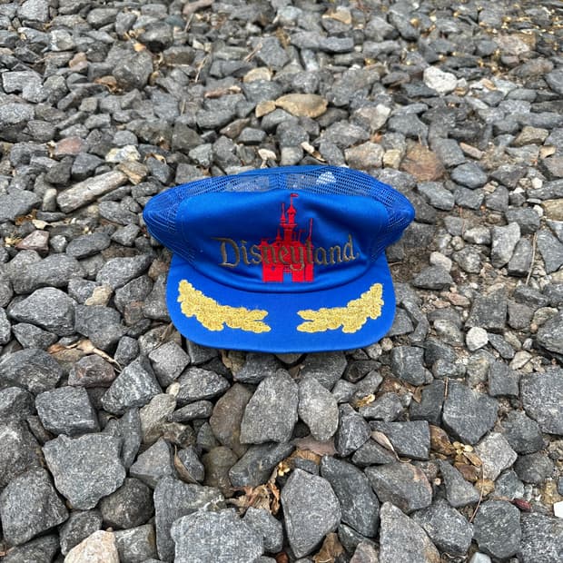 vintage disney disneyland trucker cap