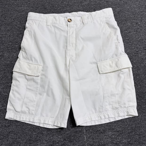 브루넬로 쿠치넬리 화이트 카고 반바지