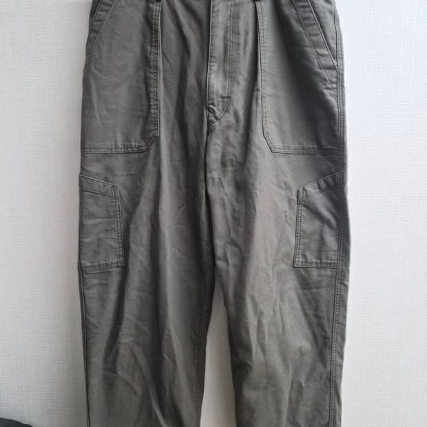 34) 유니클로 U 와이드 파라슈트 카펜터 팬츠 팝니다