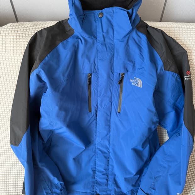 노스페이스 써밋시리즈 고어텍스 블루블랙 배색 바람막이.