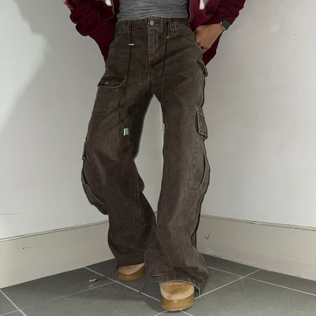 Brown pocket wide cargo pants