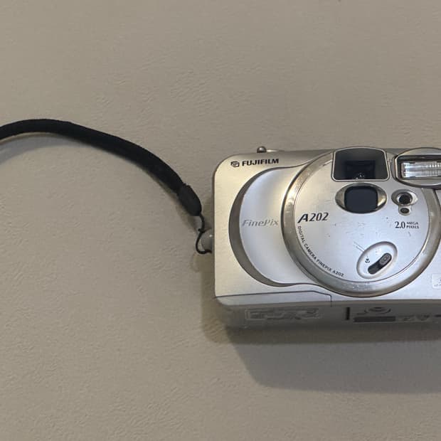 후지필름 파인픽스 a202   눈물의 급처....