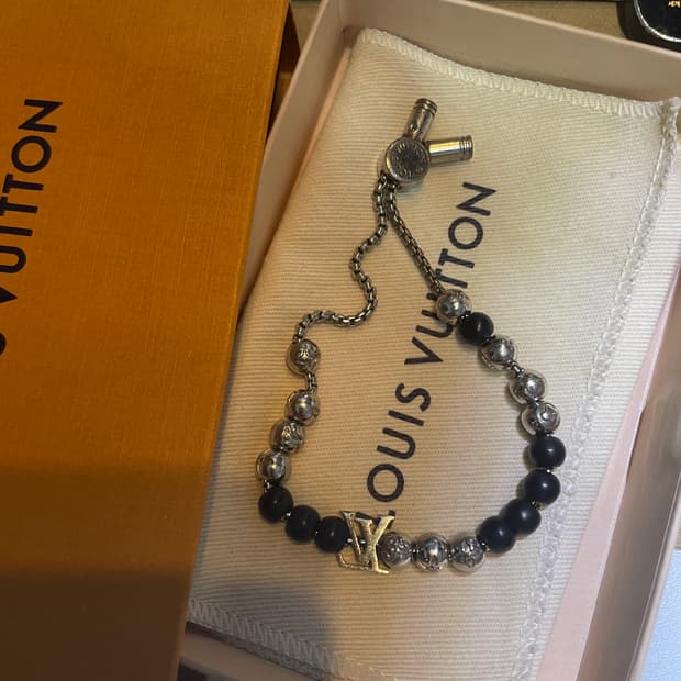 루이비통 모노그램 비즈 팔찌