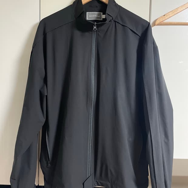 월스와일무브먼트 츠통령 콜라보 바람막이 xl