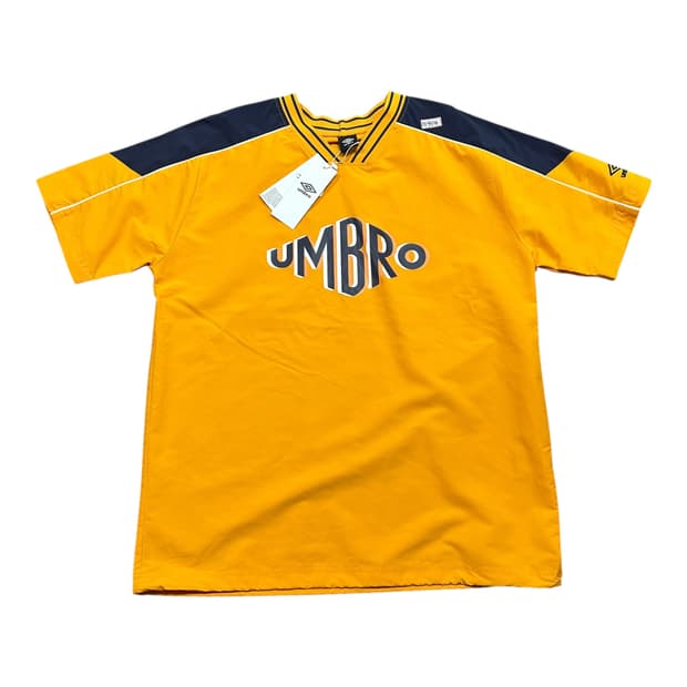 ✨ (새상품) 엄브로 머스타드 웜업 반팔티