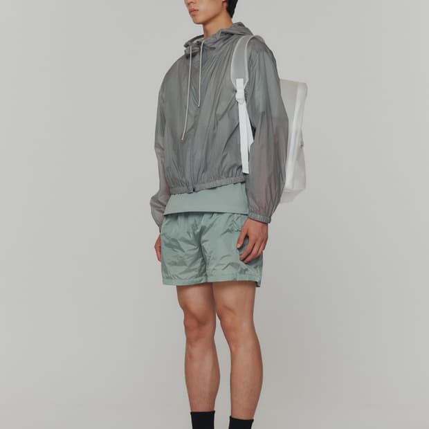 아모멘토 바람막이