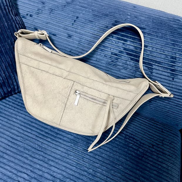자라 zara  크랙 숄더백