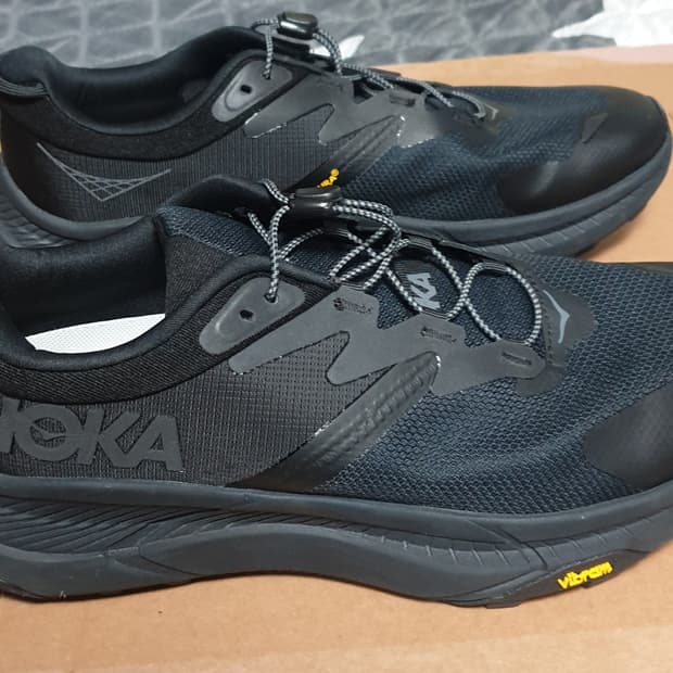 호카오네오네 트랜스포트 와이드 트레킹 런닝화 블랙 (280)