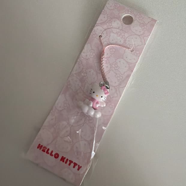 헬로키티 50주년 스트랩 키링/구름키티