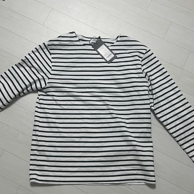 무신사 스탠다드 스트라이프 롱슬리브