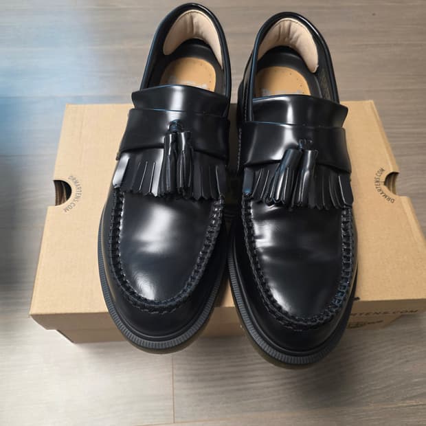닥터마틴 아드리안 블랙 태슬 로퍼 UK9