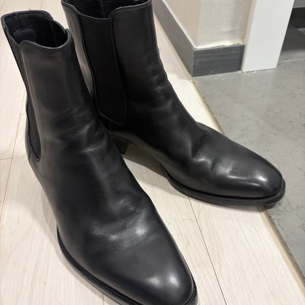 생로랑 와이어트40 첼시부츠 41사이즈