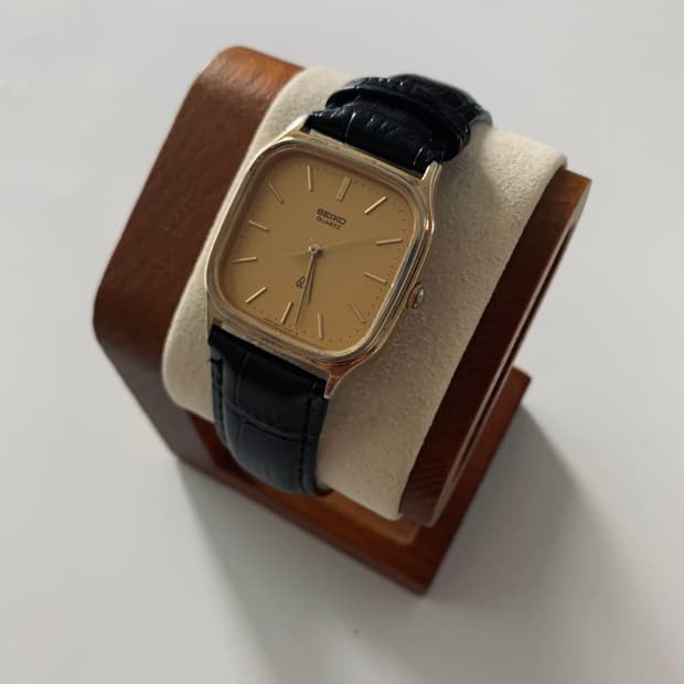 세이코 Seiko 스퀘어 쿼츠 골드
