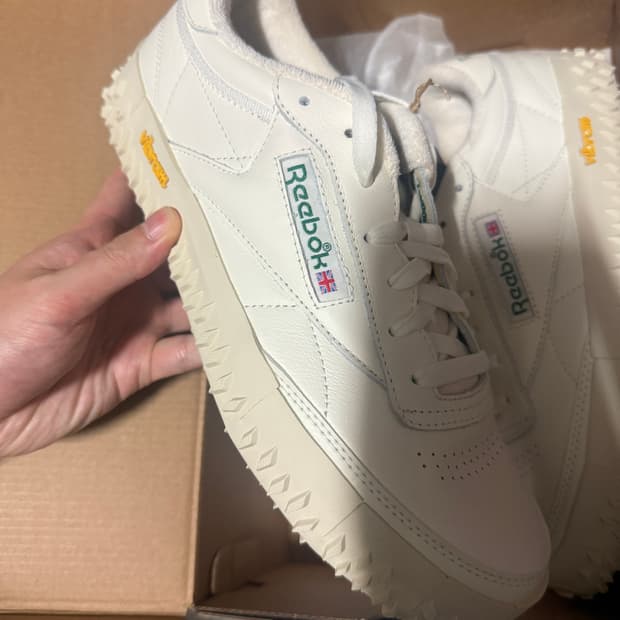 270사이즈 리복 클럽C 비브람 크림