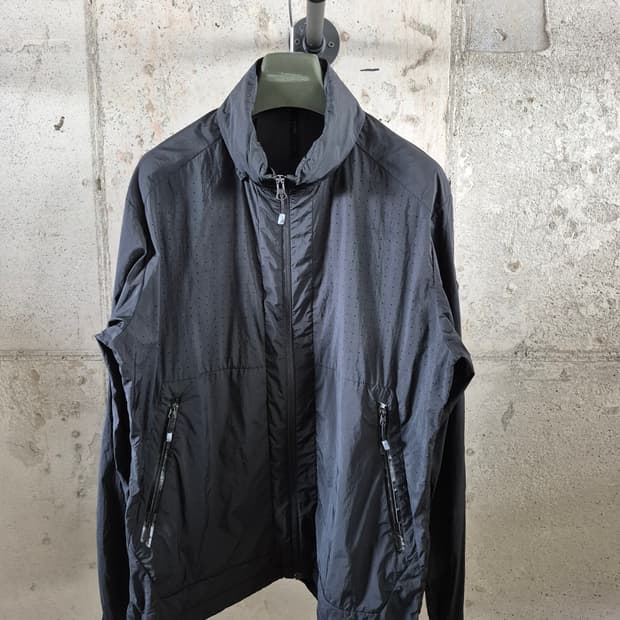 남자 살레와 바람막이