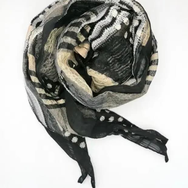 [Coyseio] 코이세이오 스카프 구합니다.