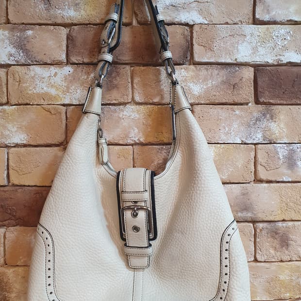 [정품] 코치 소호(SOHO) 페블 레더 호보백 - 아이보리