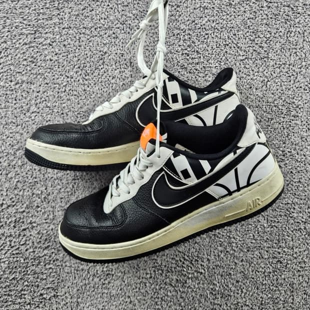 나이키 에어 포스 1 포스 로고 스니커즈 ( 275MM ) / 11033