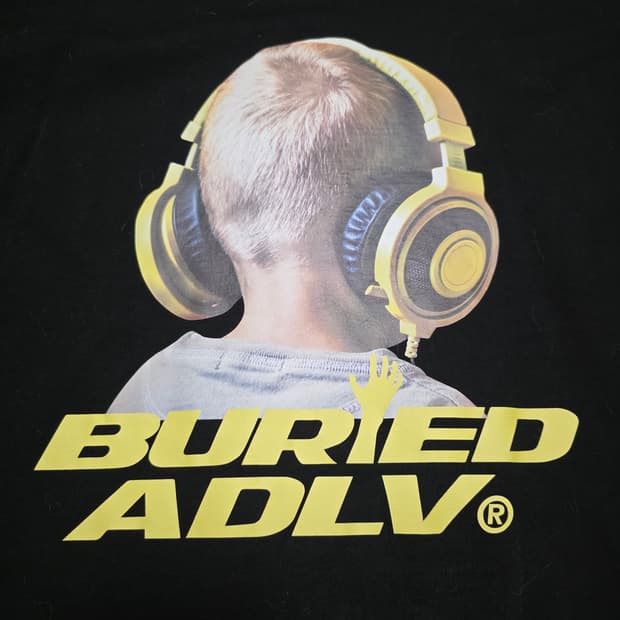 1) 아크메드라비 라운드 반팔