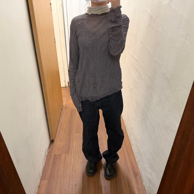 빈티지 하이넥 롱슬리브 티셔츠 레이어드 디테일 레귤러핏 차콜