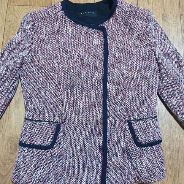 1231 시슬리 예쁜 자켓 85 사이즈입니다