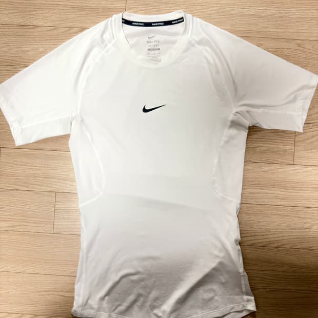 나이키 프로 드라이핏 컴프레션 반팔티 화이트