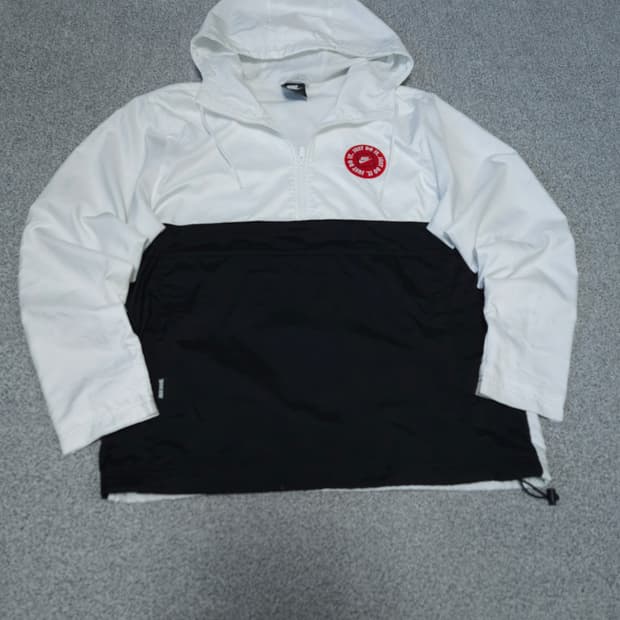 나이키 아노락 반집업 