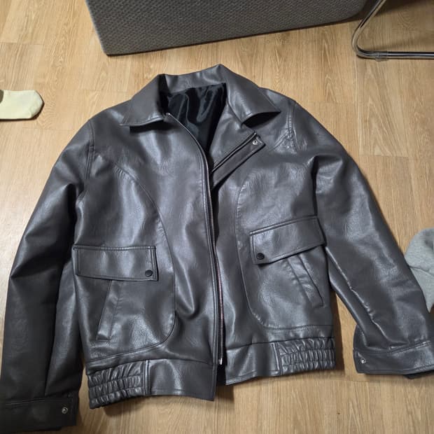 회색 가죽봄버자켓 105