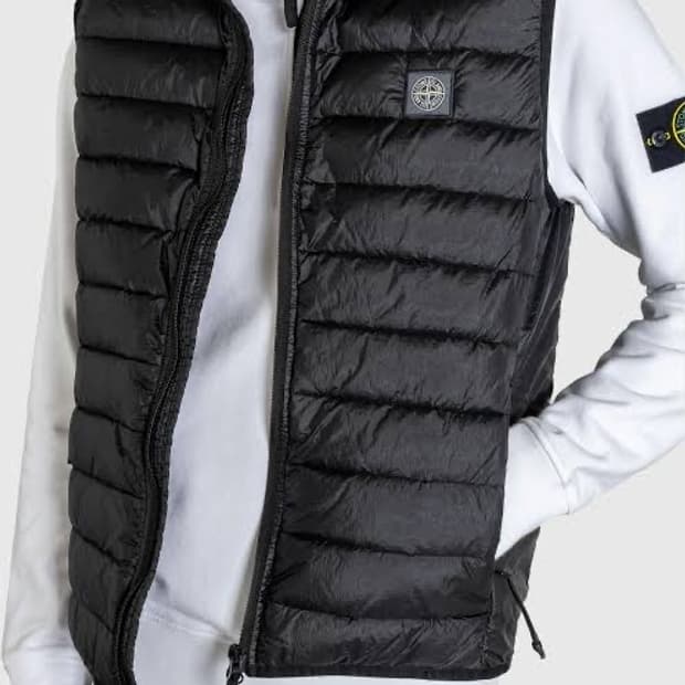 스톤아일랜드 23ss 패커블 룸 우븐 챔버 리나일론 다운tc 베스트